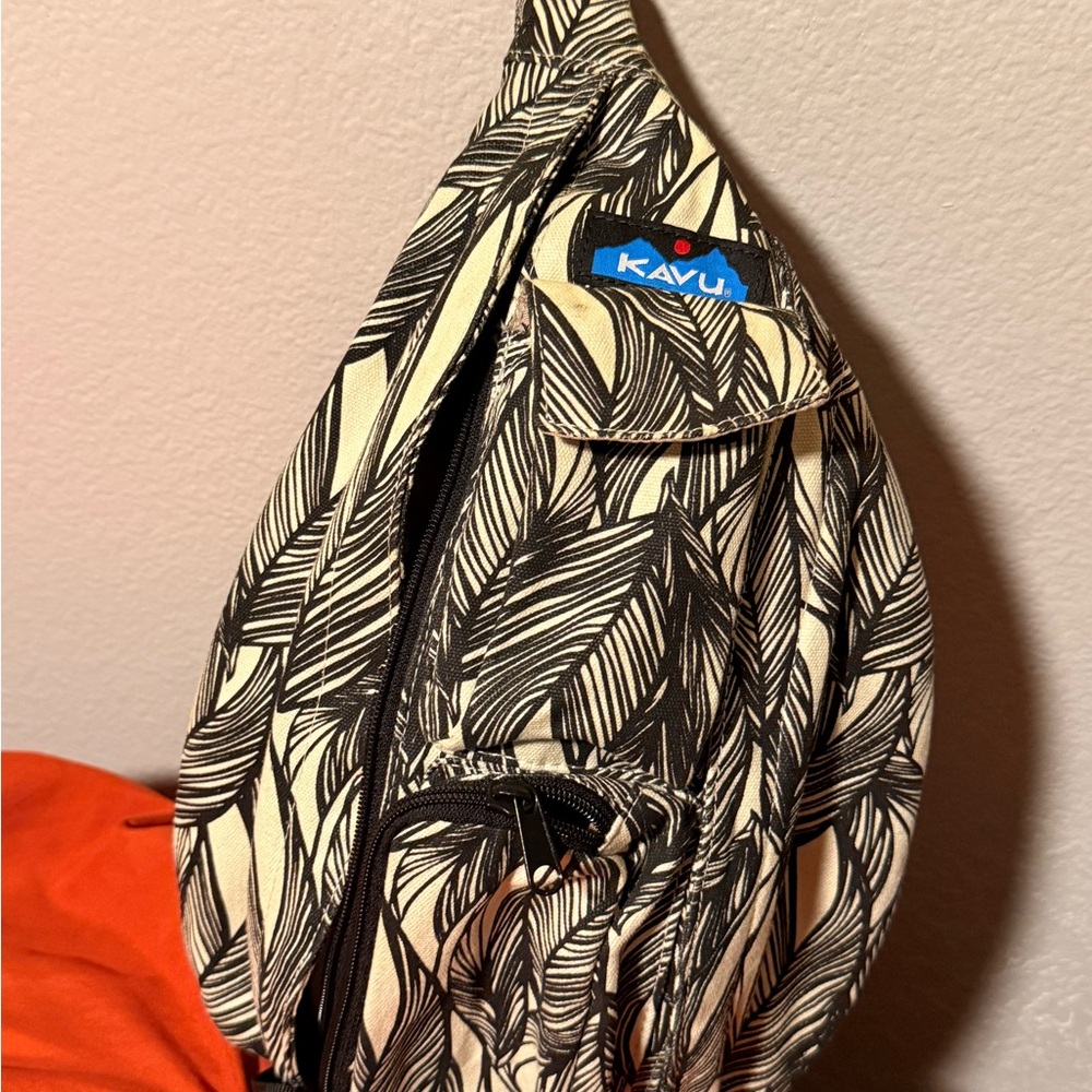 KAVU Black and Cream Leaf Pattern Bag